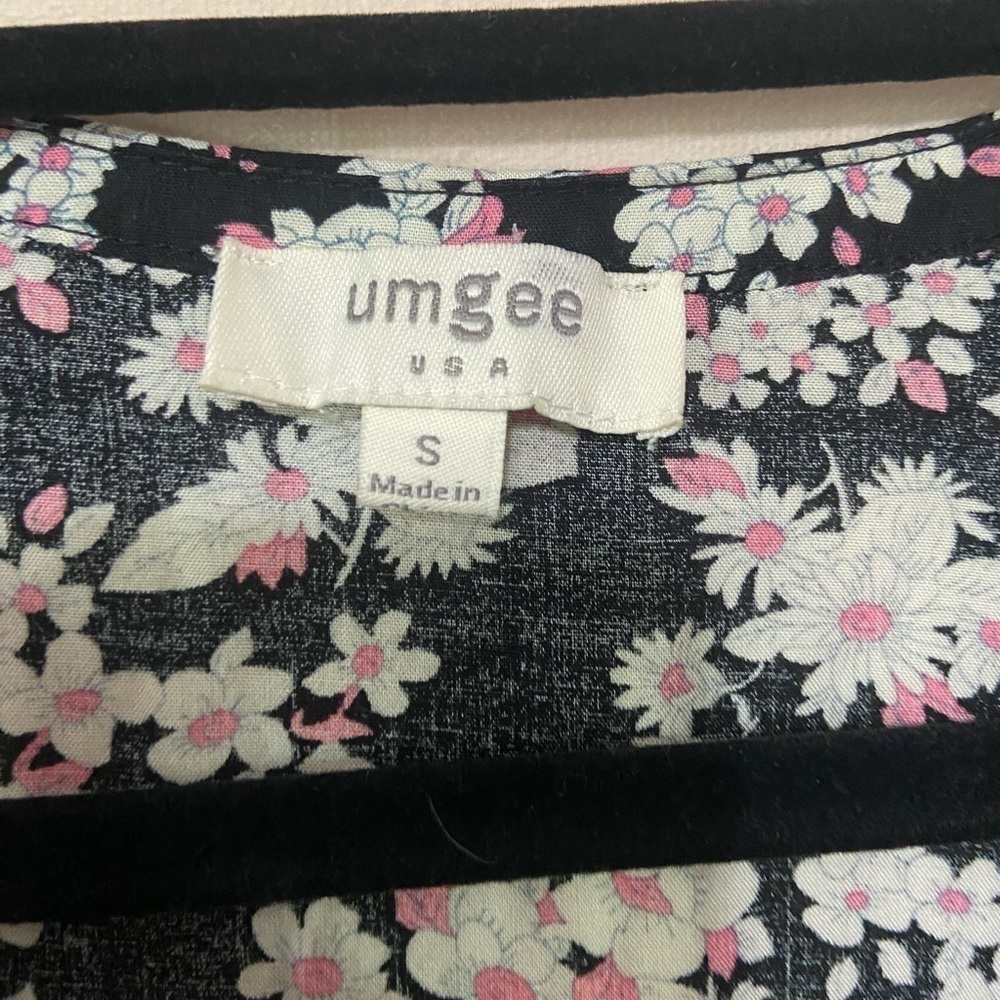 Umgee size S sleeveless split neck cherry blossom floral tunic tank EUC - Picture 6 of 6